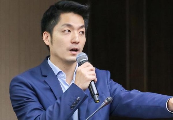 网上实盘配资 8岁小学生公开呛蒋万安，台网友叹：被大人当成政治工具